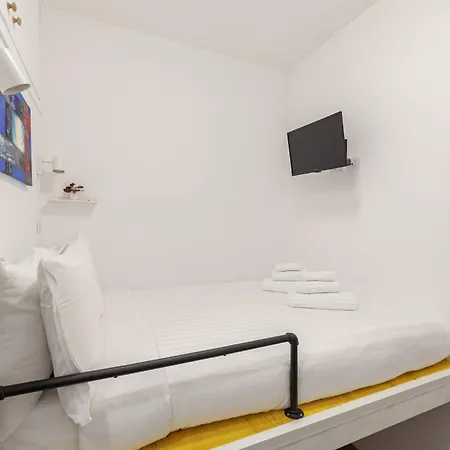 Hostly-the Porta Pia Suite-rome Centre With Charme Apartment Rome